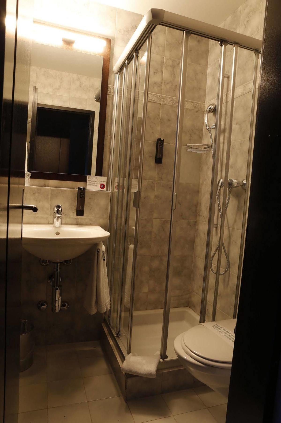 Boutique Hotel Weisses Kreuz - Adult Only Hotel Lucerna Esterno foto